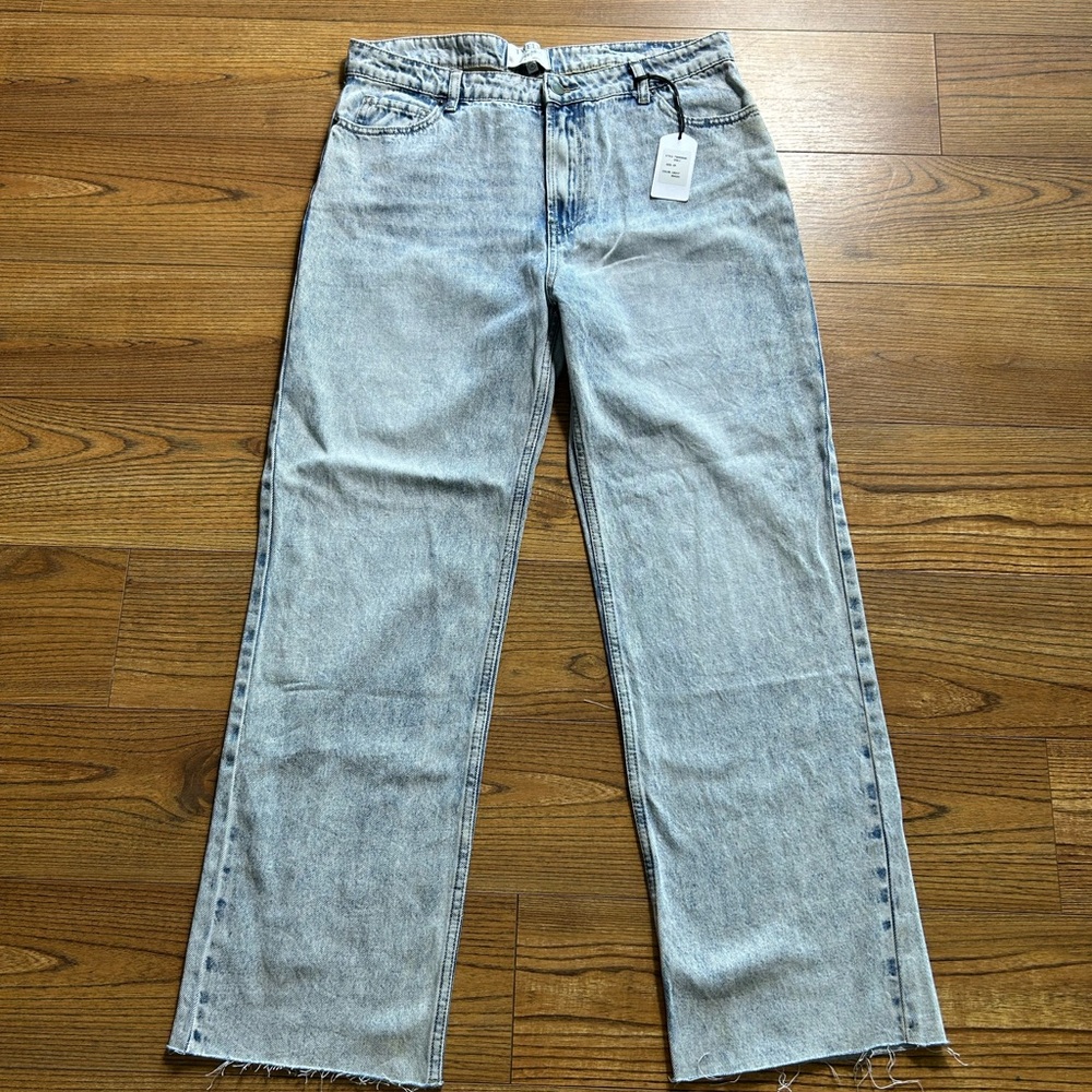 NWT Blue Denim Light Wash Jeans With Rhinestone Back
